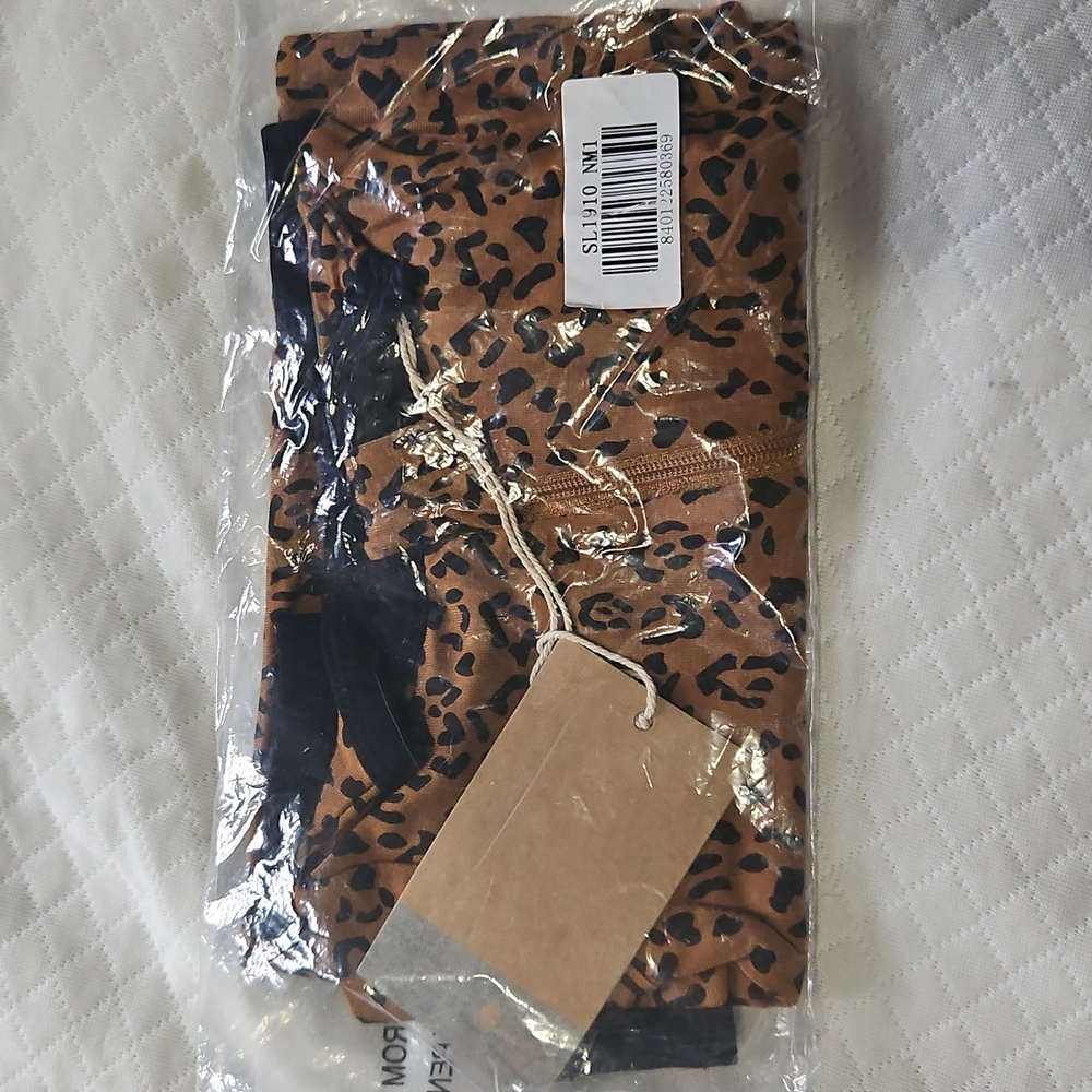 Kyte 0-3 leopard romper nib